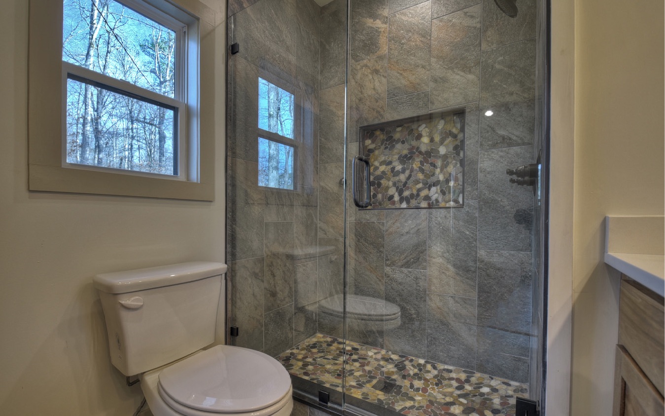 1074 Zenith Trail