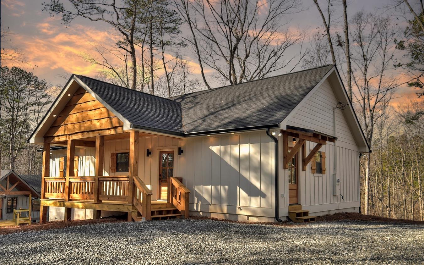 1074 Zenith Trail