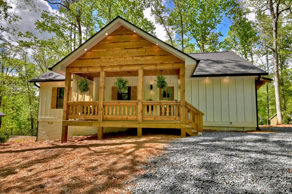 1074 Zenith Trail