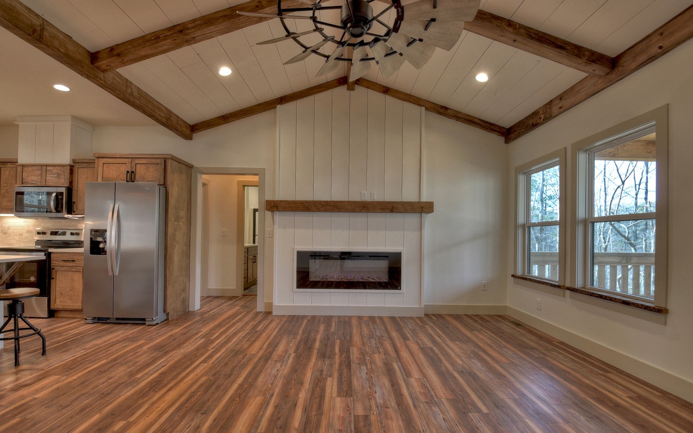 1074 Zenith Trail