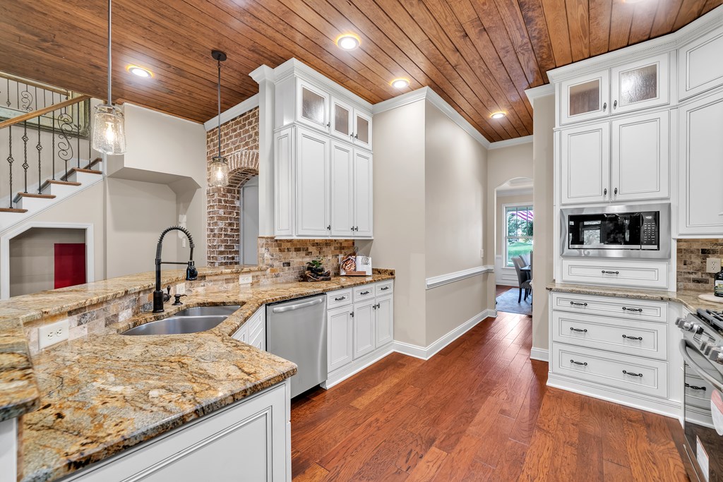 318 Stoney Hollow