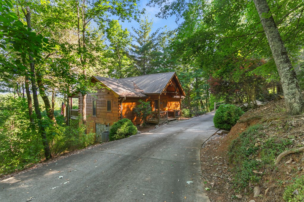 16 Dustin Drive