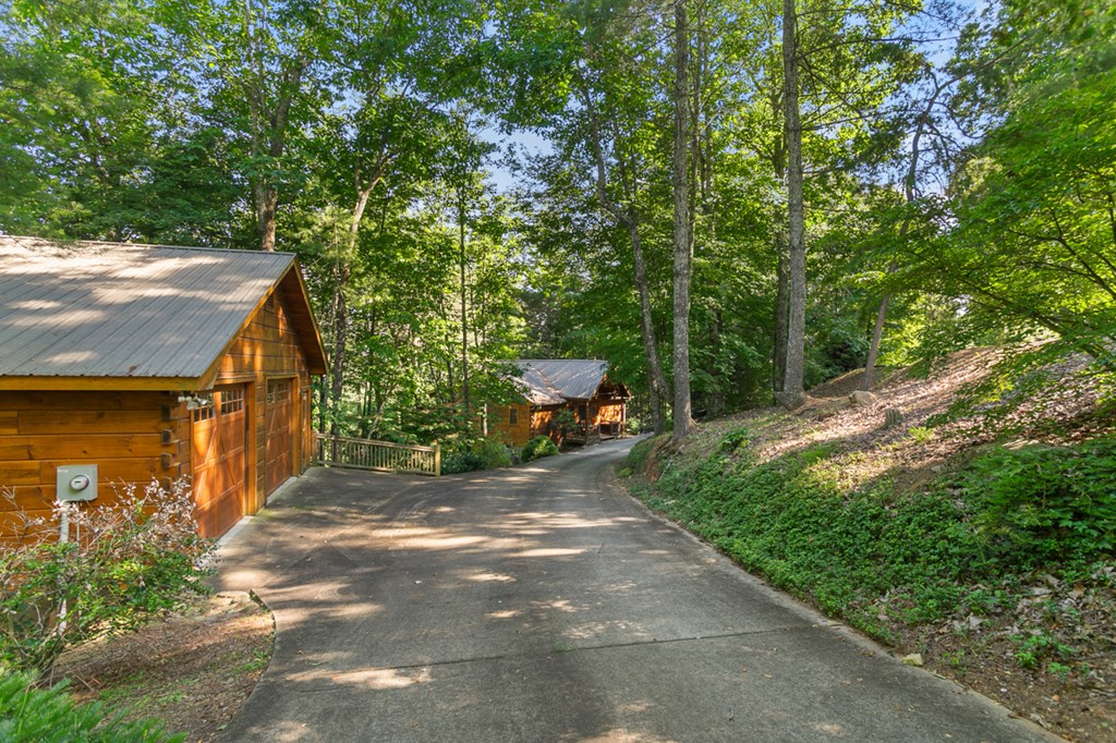 16 Dustin Drive