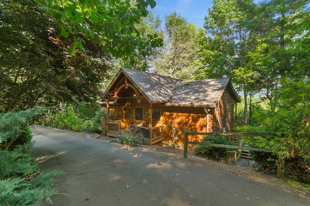 16 Dustin Drive