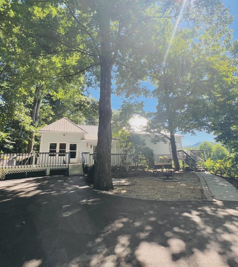 907 Northcut Road