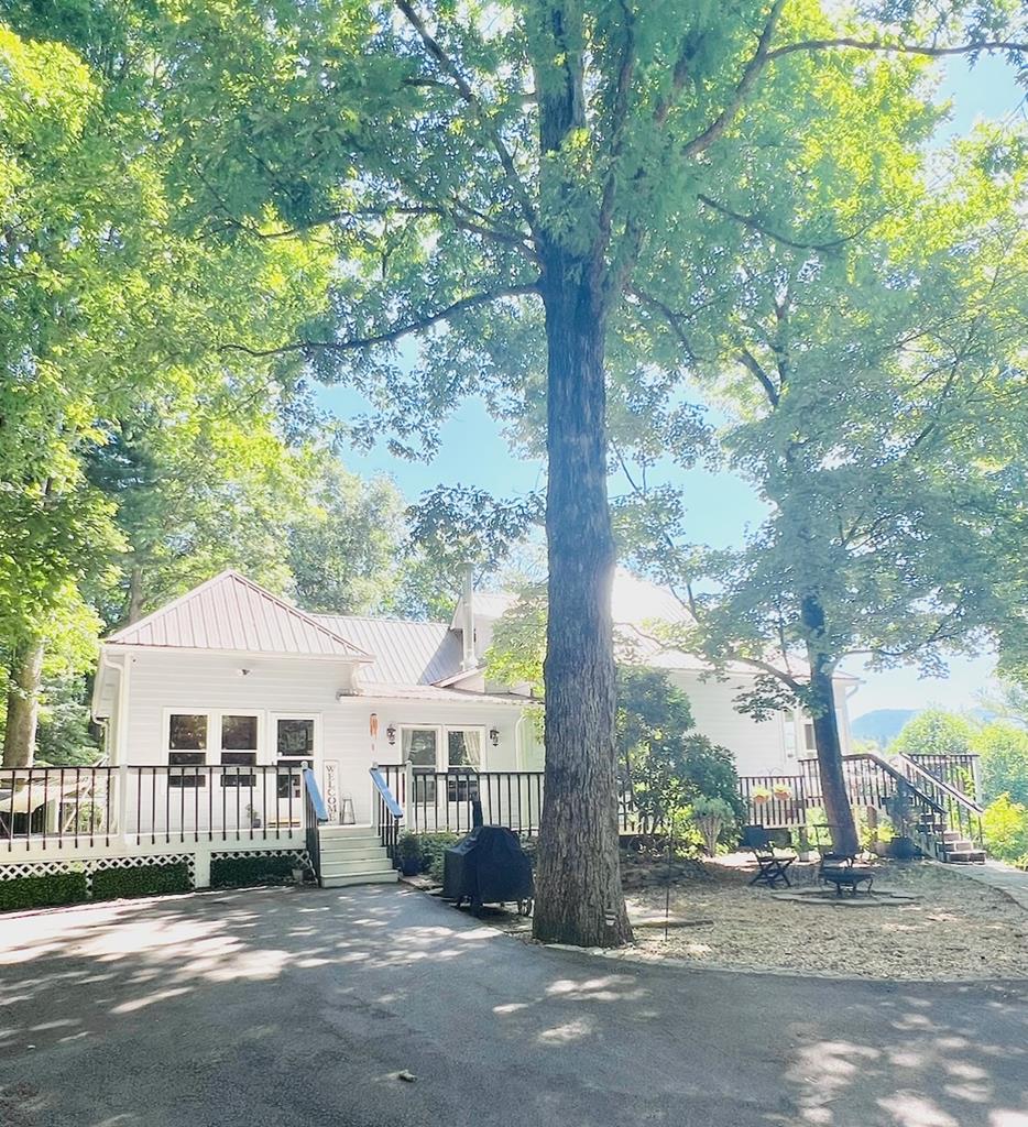 907 Northcut Road