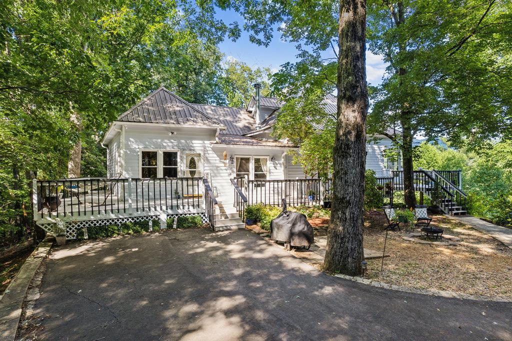 907 Northcut Road