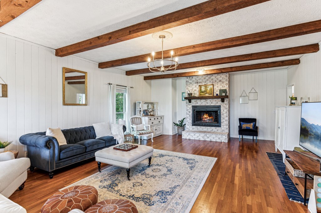 907 Northcut Road