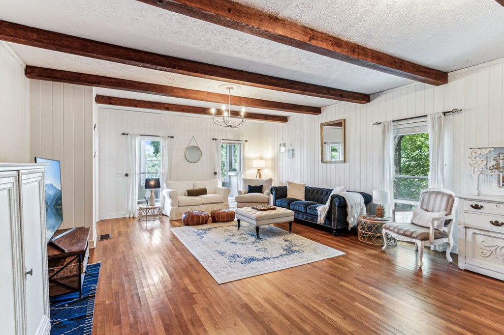 907 Northcut Road