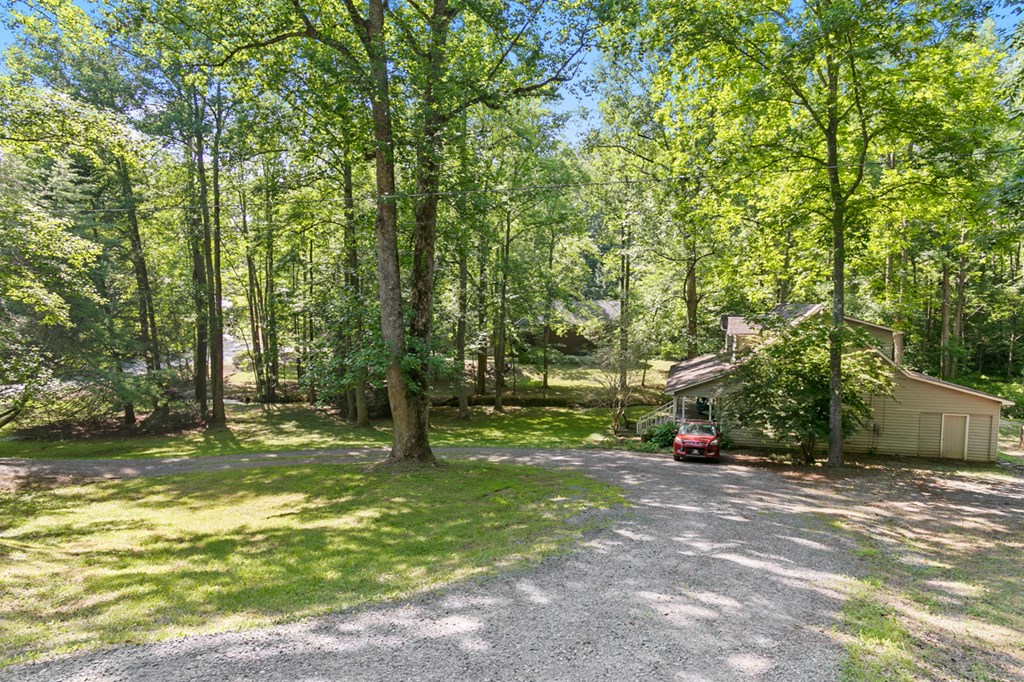 15 Padget Ln