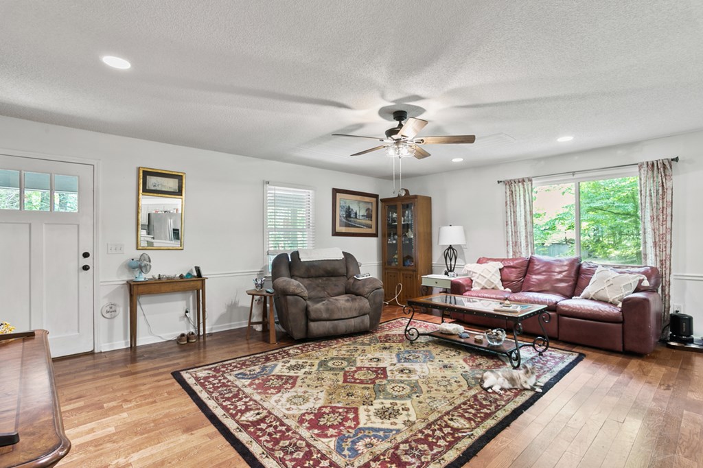 15 Padget Ln