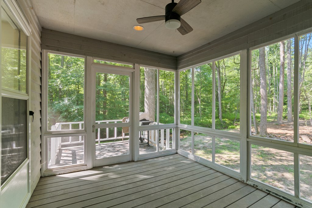 15 Padget Ln