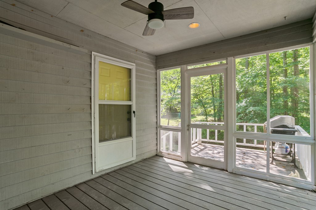 15 Padget Ln