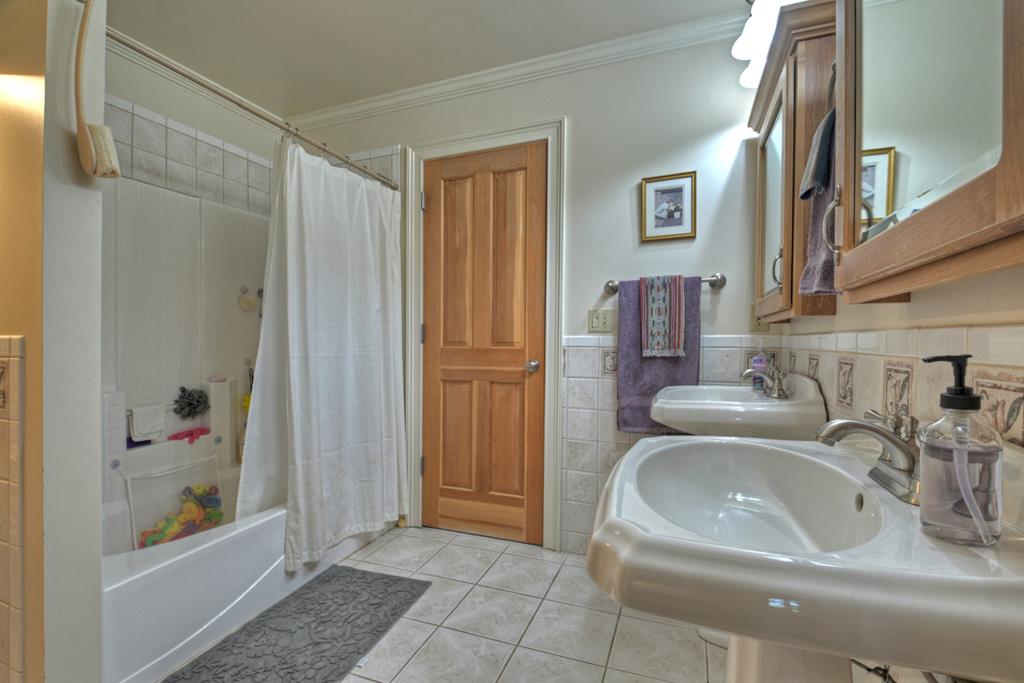 100 Waterview Drive
