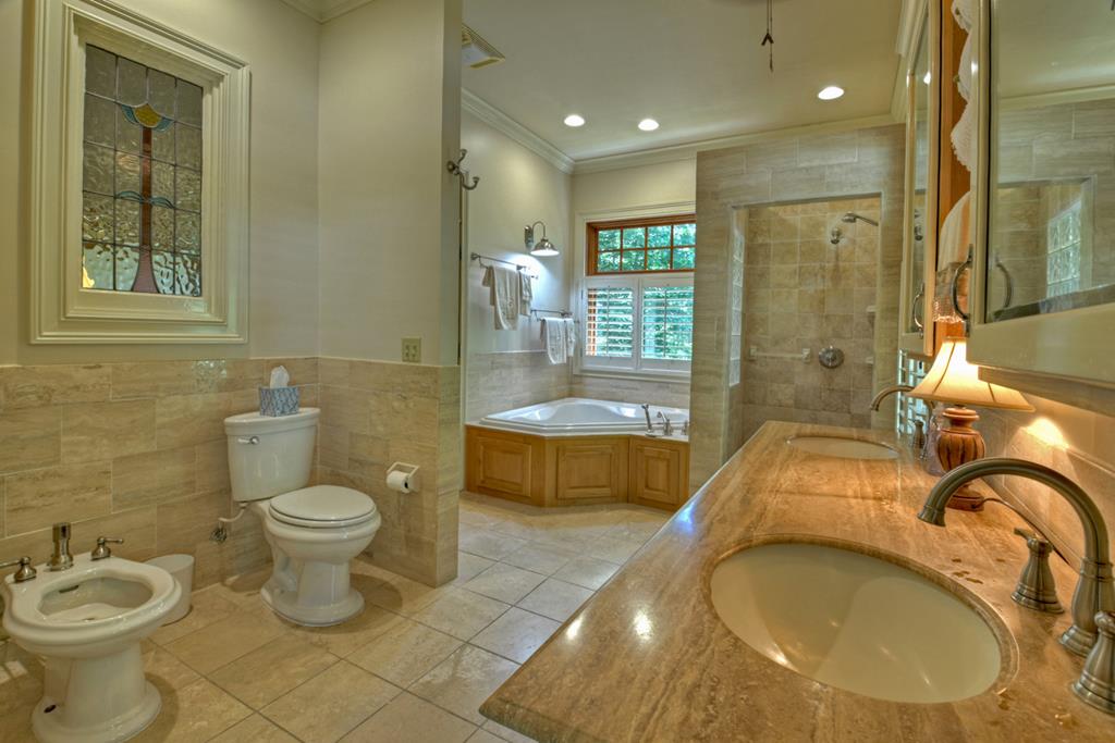 100 Waterview Drive