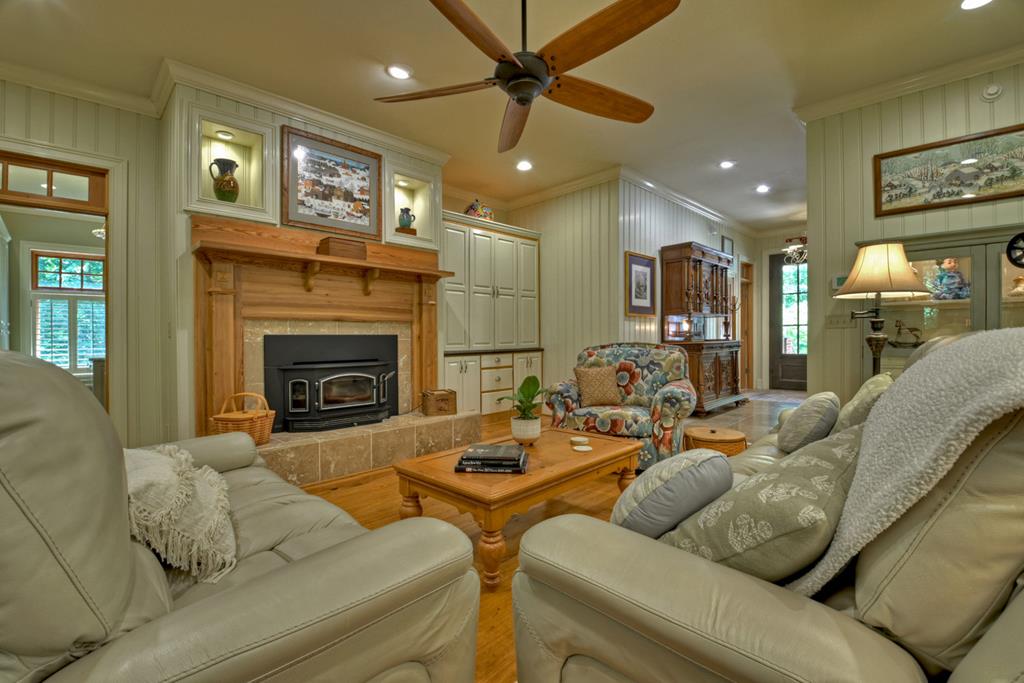 100 Waterview Drive