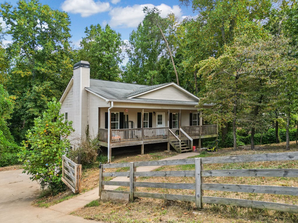 724 Black Knob Church Rd