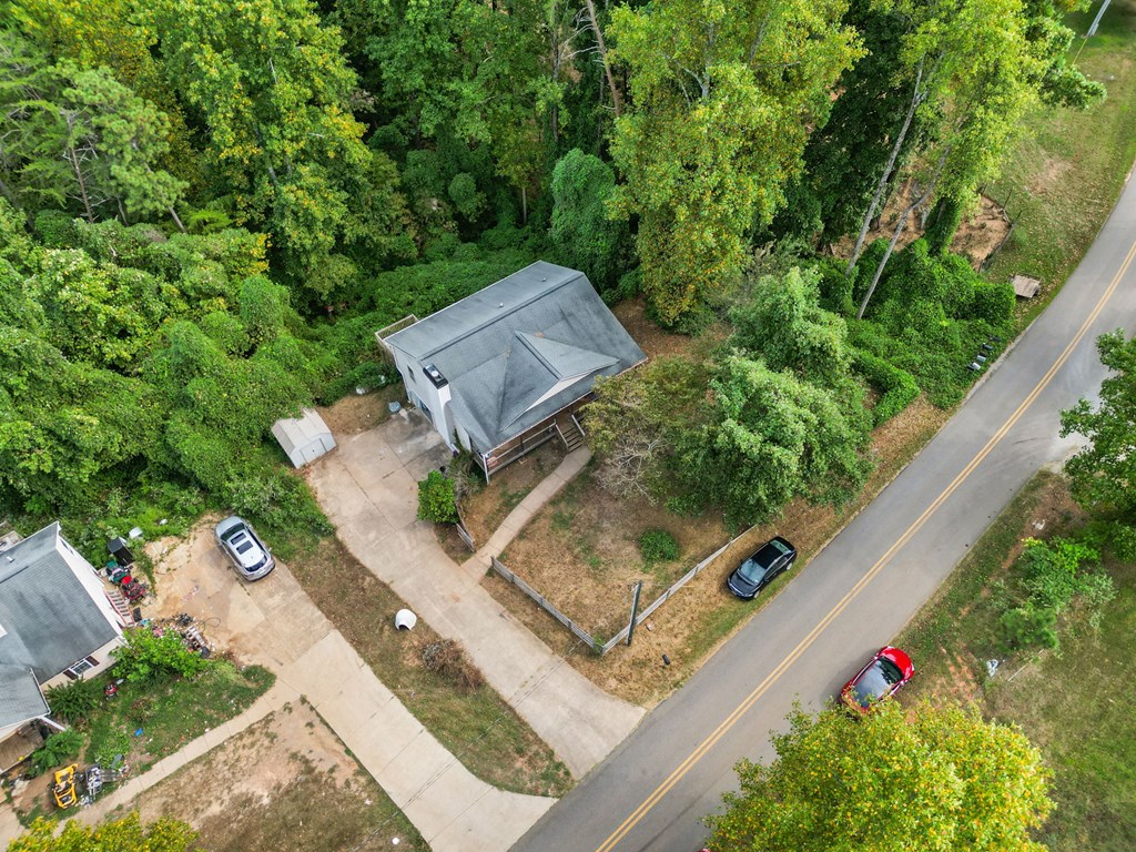 724 Black Knob Church Rd