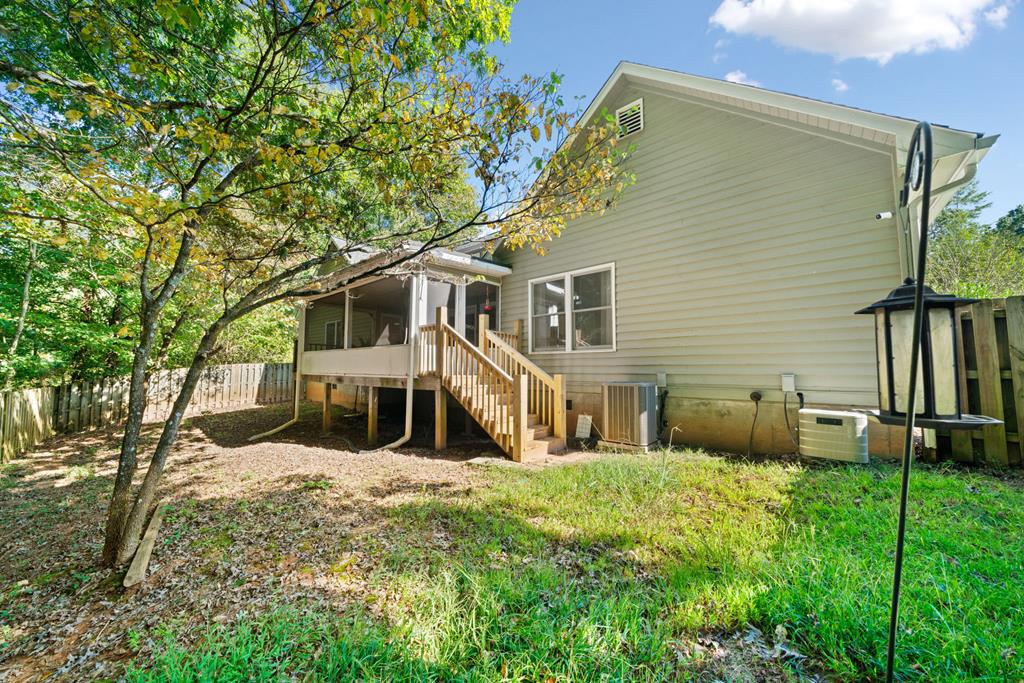 52 Lafayette Drive