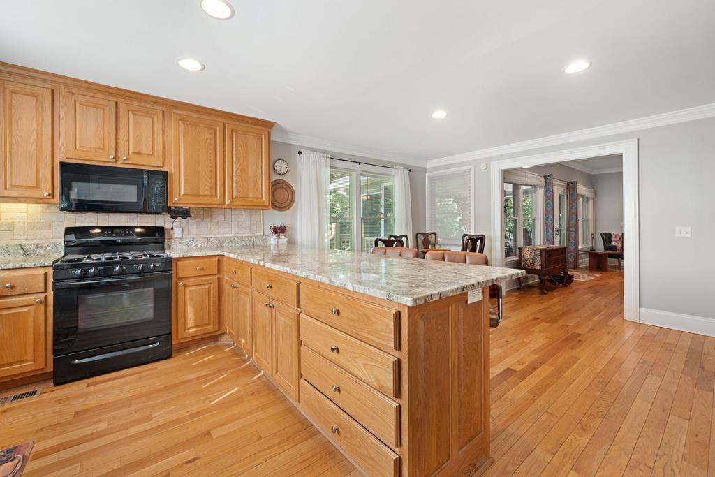52 Lafayette Drive