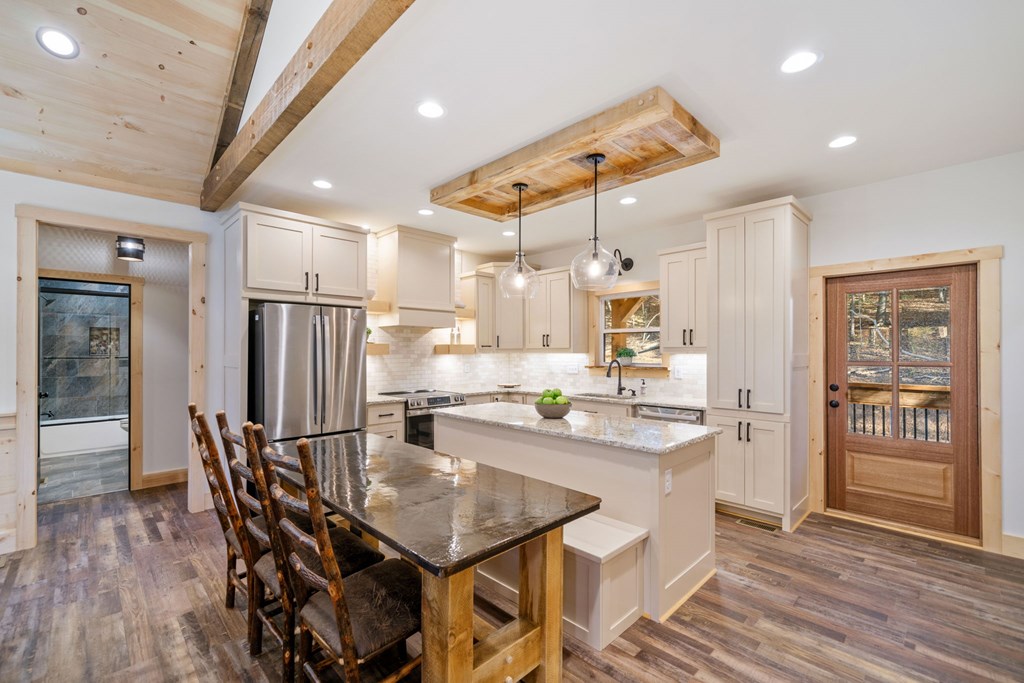 920 Beaver Lake Drive