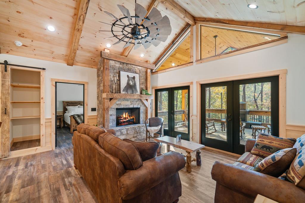 920 Beaver Lake Drive