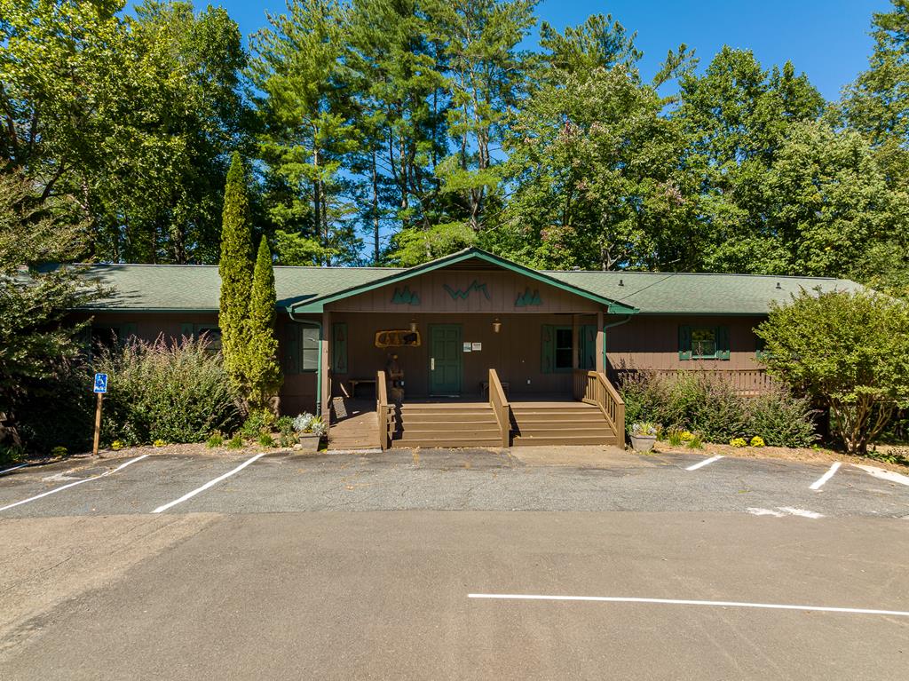 160 Hickory Trace