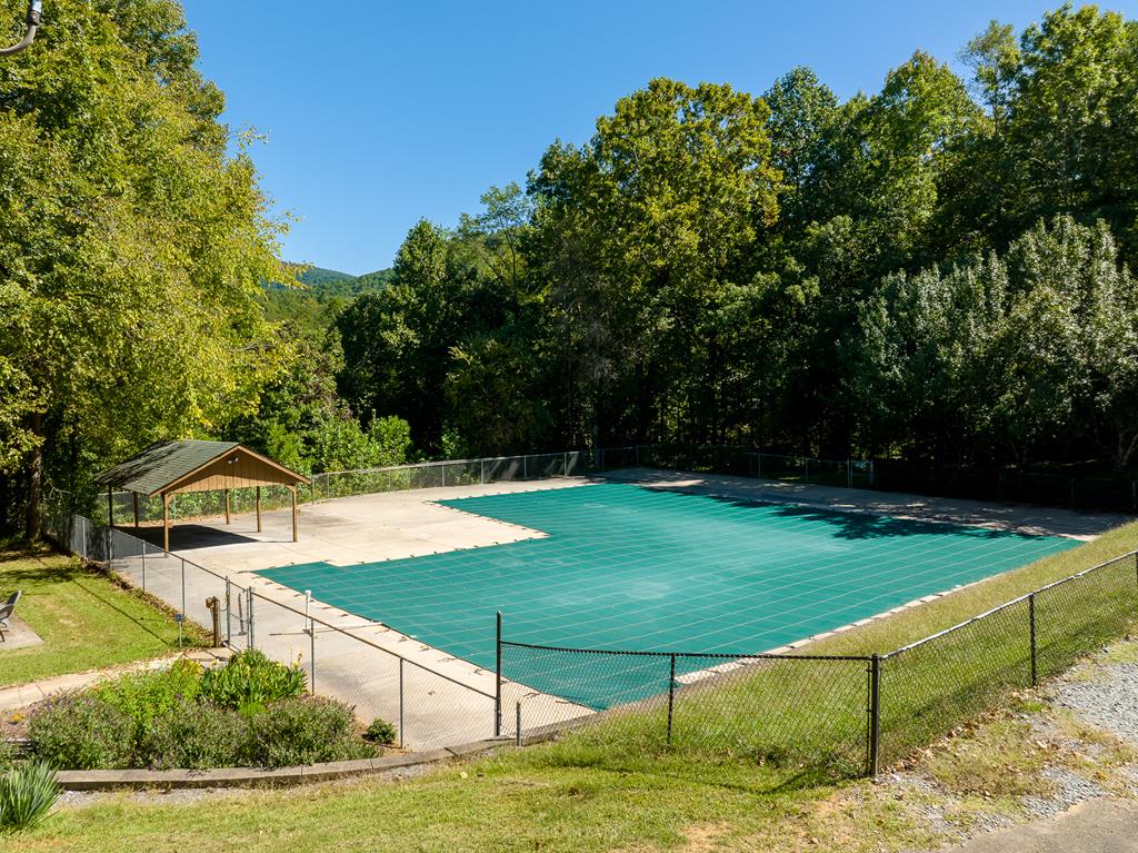 160 Hickory Trace