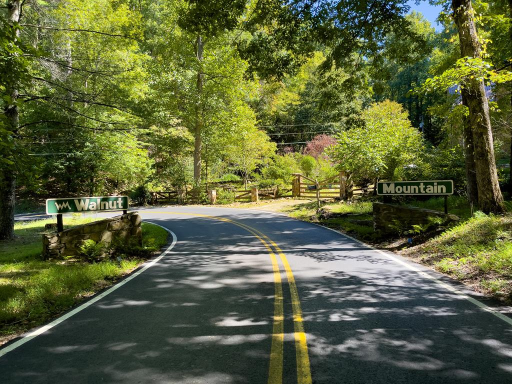 160 Hickory Trace