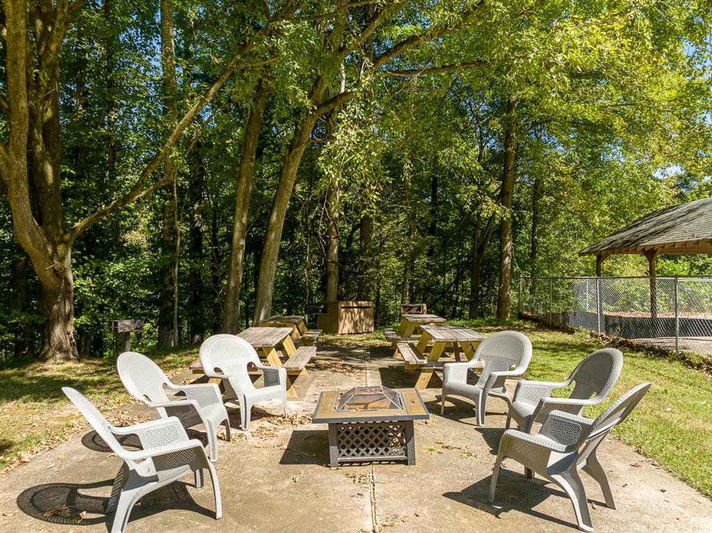 160 Hickory Trace