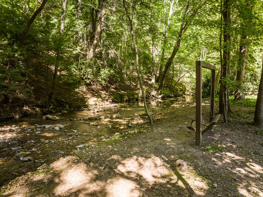 160 Hickory Trace