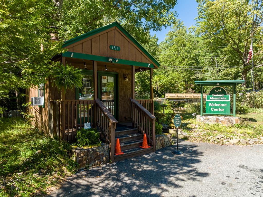 160 Hickory Trace