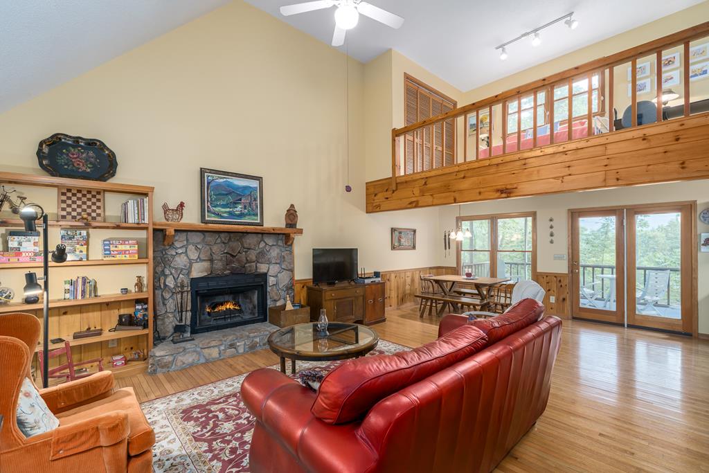 160 Hickory Trace