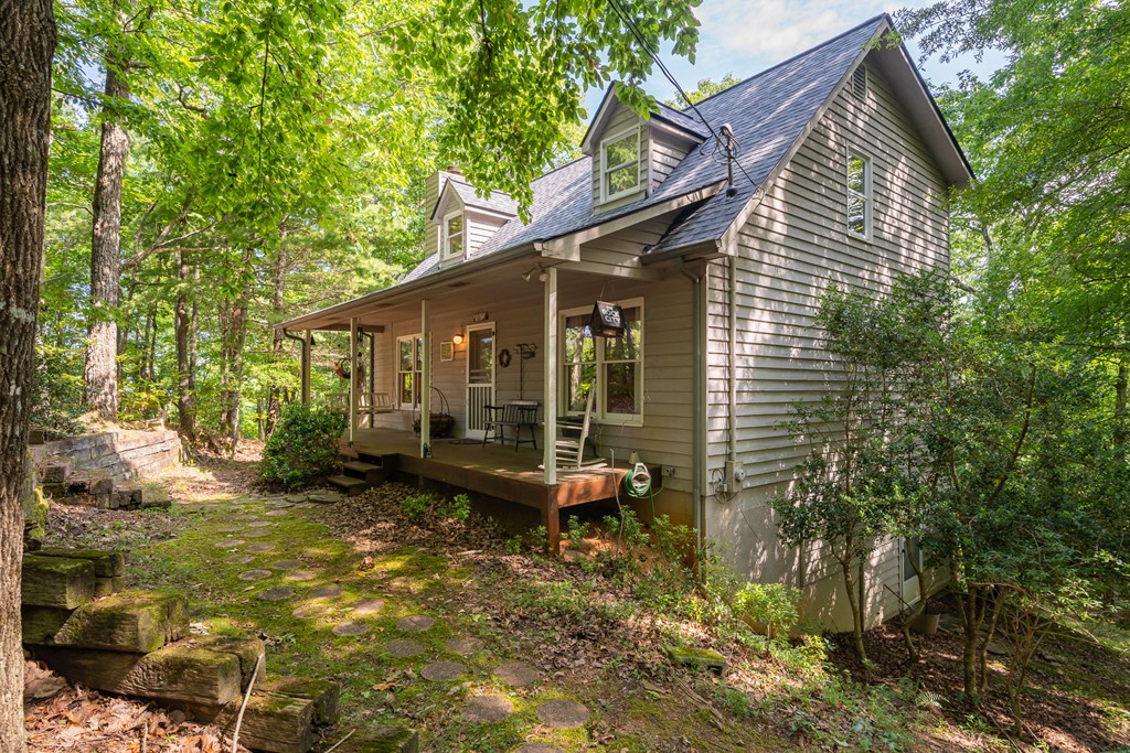 160 Hickory Trace