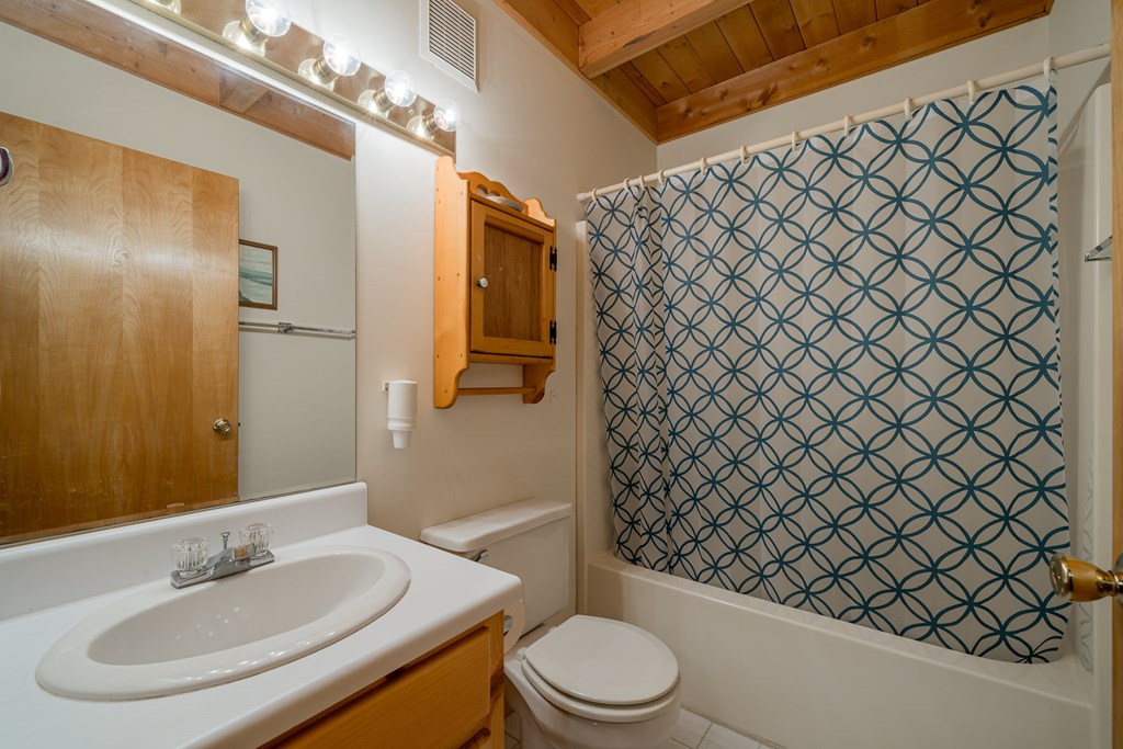 160 Hickory Trace