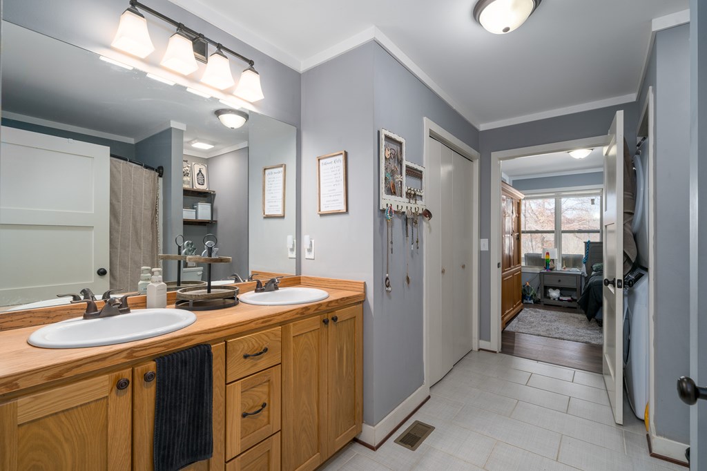 275 W Old Whitestone Road