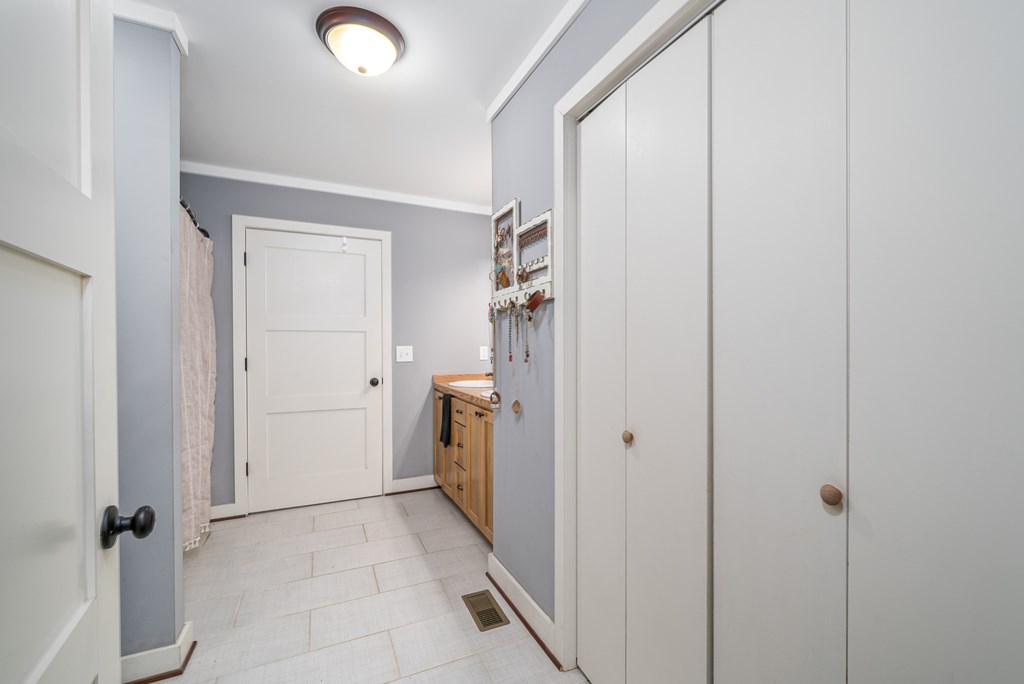 275 W Old Whitestone Road