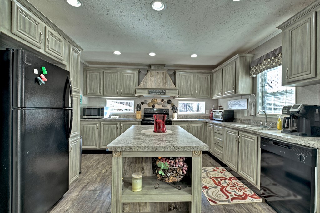 694 Northcutt Rd/Hwy 515