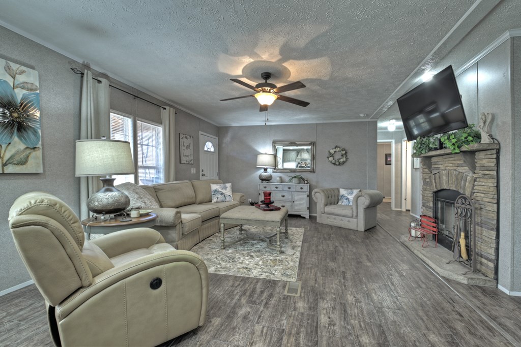 694 Northcutt Rd/Hwy 515