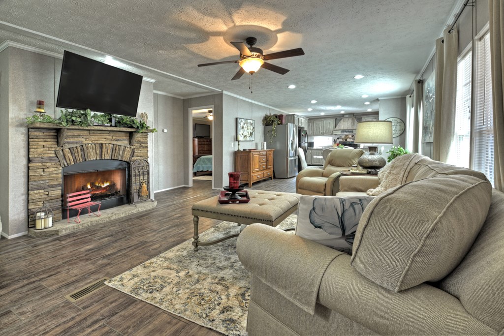 694 Northcutt Rd/Hwy 515