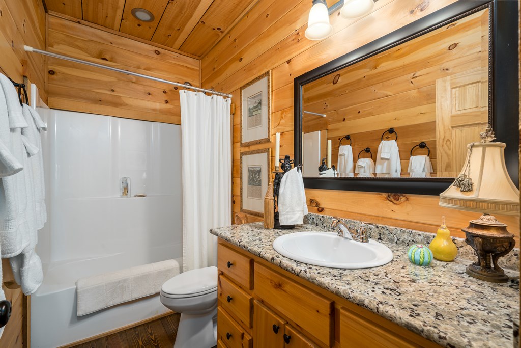 135 Diamondback Ridge