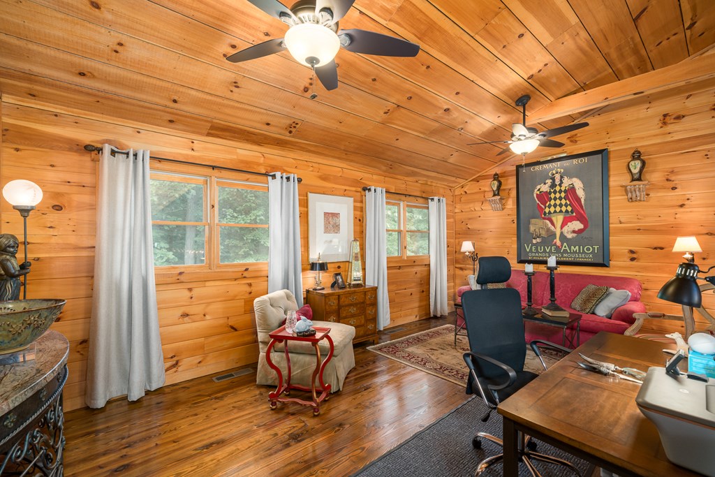 135 Diamondback Ridge