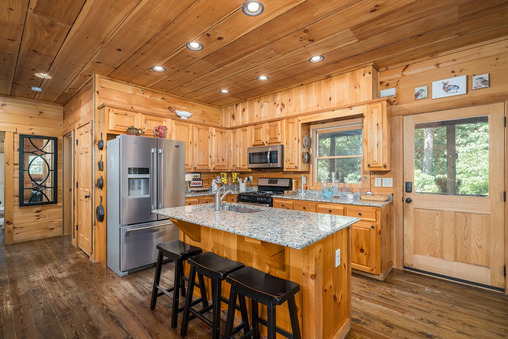 135 Diamondback Ridge