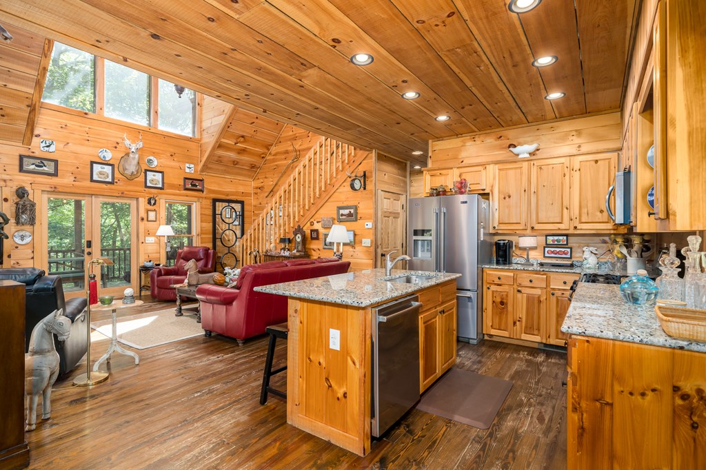 135 Diamondback Ridge