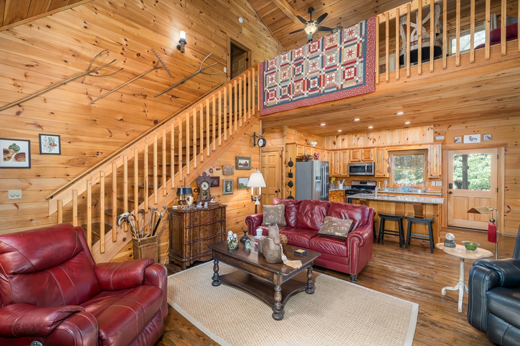 135 Diamondback Ridge