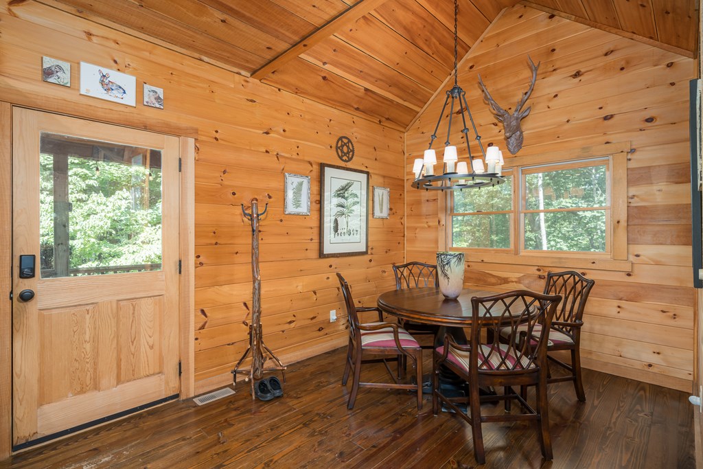 135 Diamondback Ridge