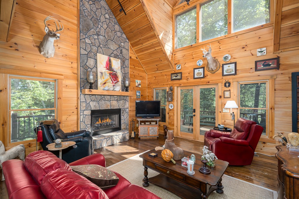 135 Diamondback Ridge