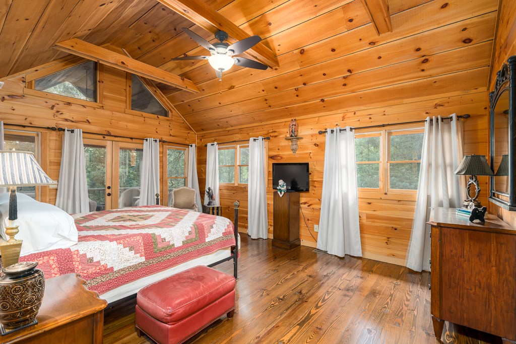 135 Diamondback Ridge