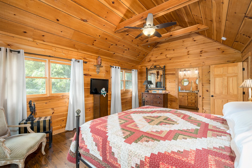 135 Diamondback Ridge