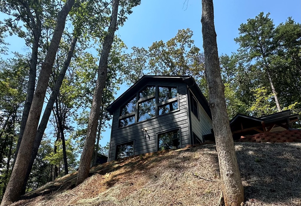 180 Echo Lane